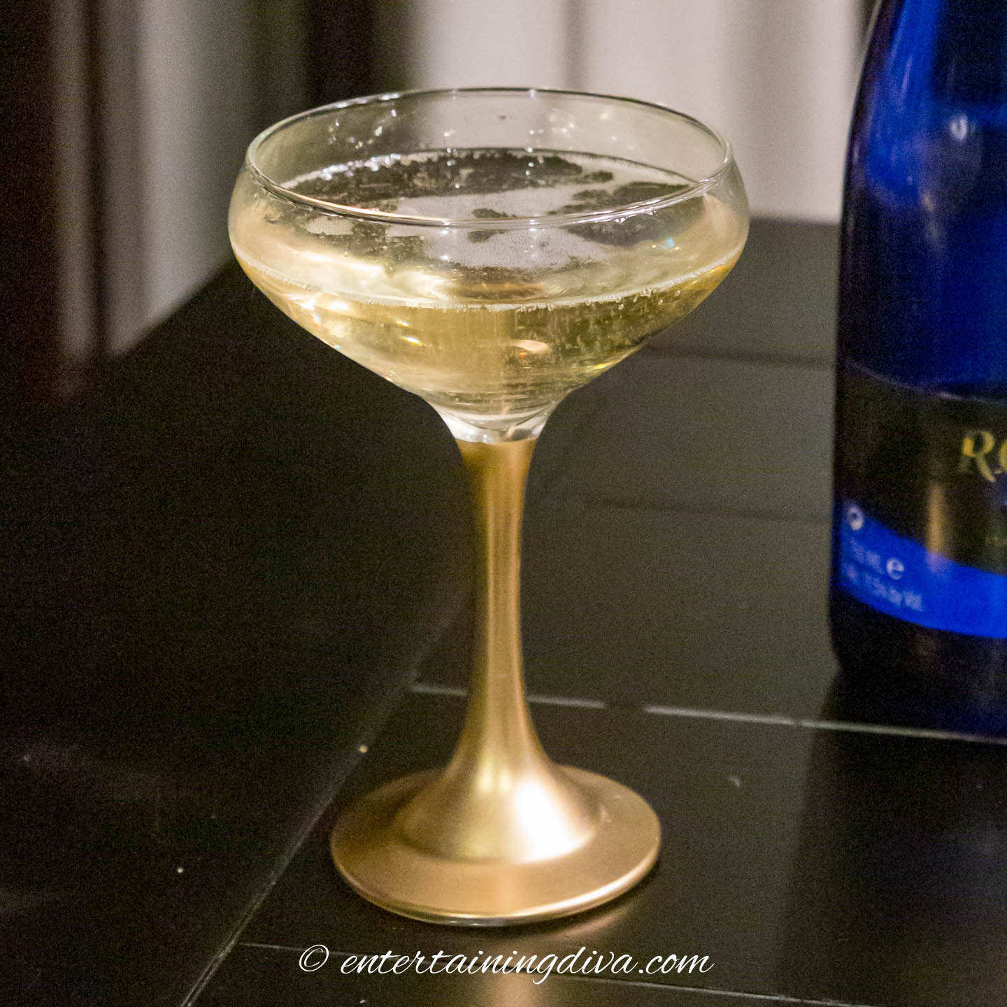 Easy Painted Gold-Stemmed Wine Glasses