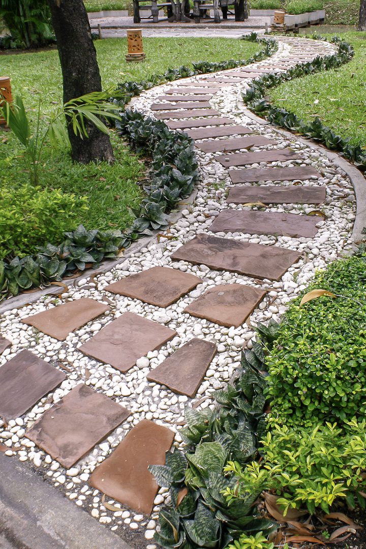 Stone garden path ©studio2013 - stock.adobe.com