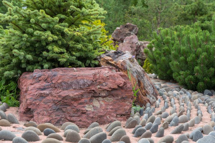 Sand and river rock edging