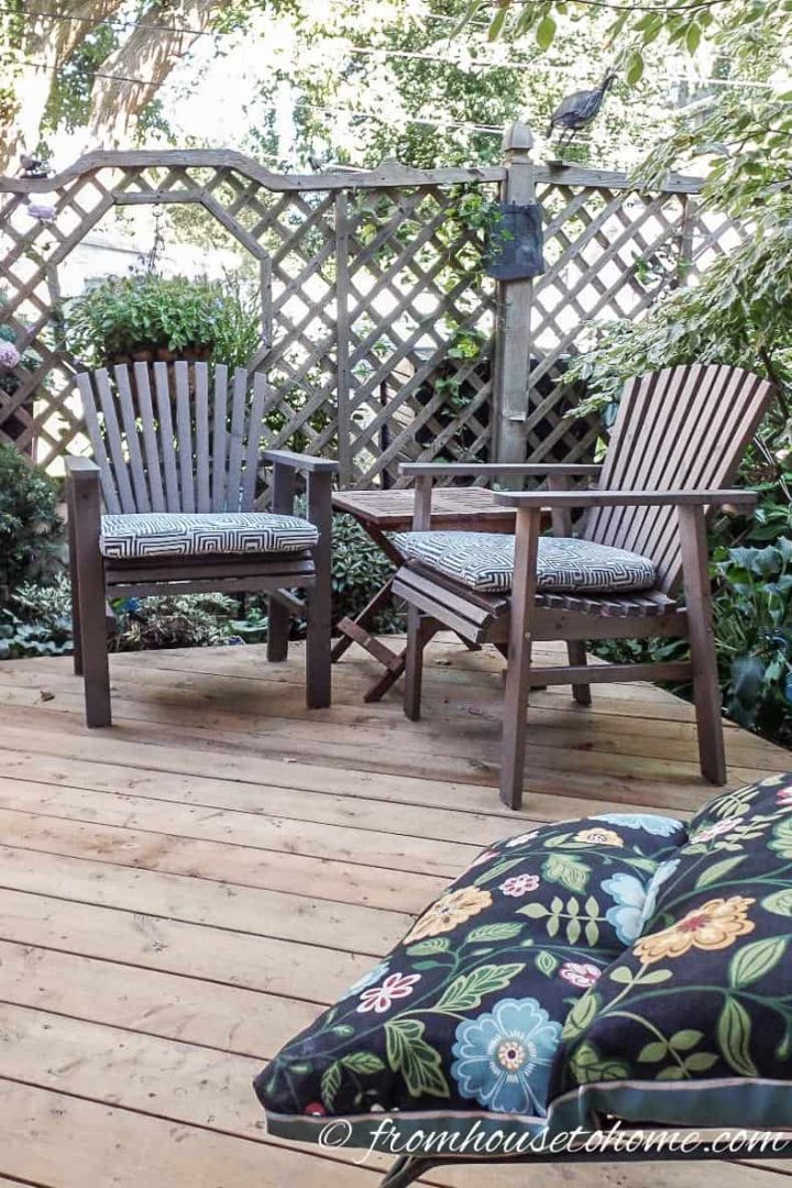 The furniture and plants around the deck