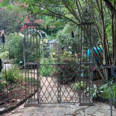 secret garden ideas: entrance gate