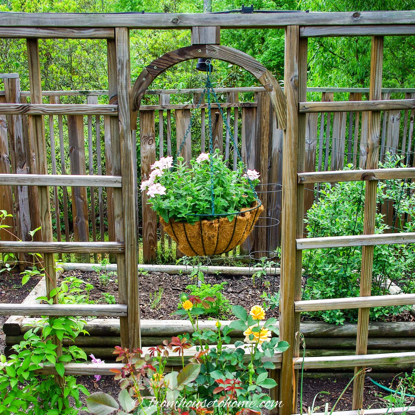 DIY Backyard Ideas (15 Awesome Projects To Build A Better Yard)