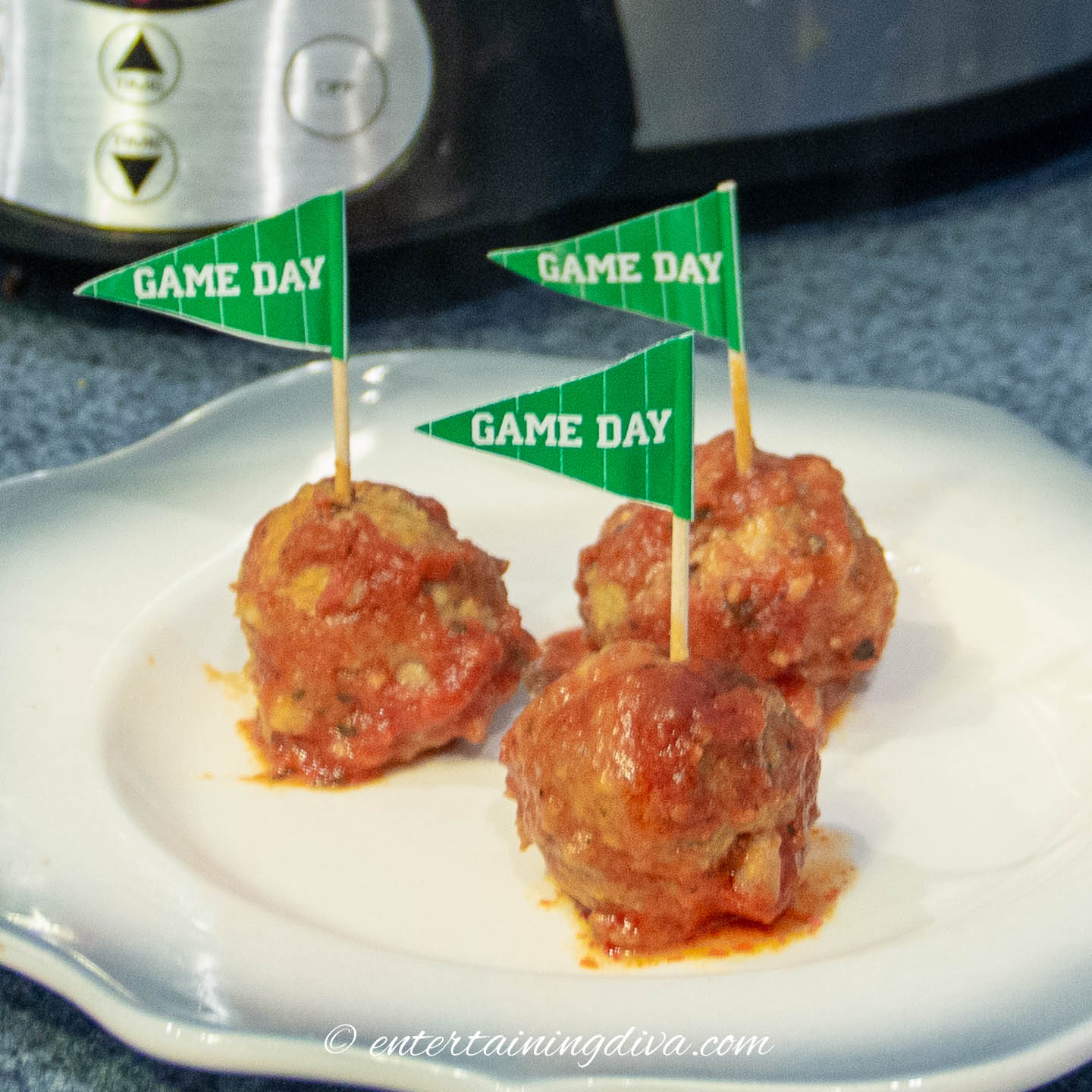 Crock-Pot Chicken Meatballs In Tomato Sauce