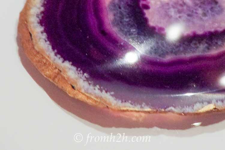 Paint the edge of the agate slices gold | Easy DIY Agate Slice Art - Complete step by step instructions for making your own stunning artwork