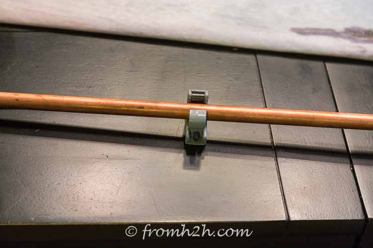 Cut the copper pipe with a pipe cutter | How to Make a Pull Down Picture