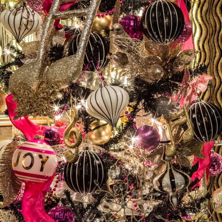 How To Decorate a Glam Kate Spade Inspired Christmas Tree