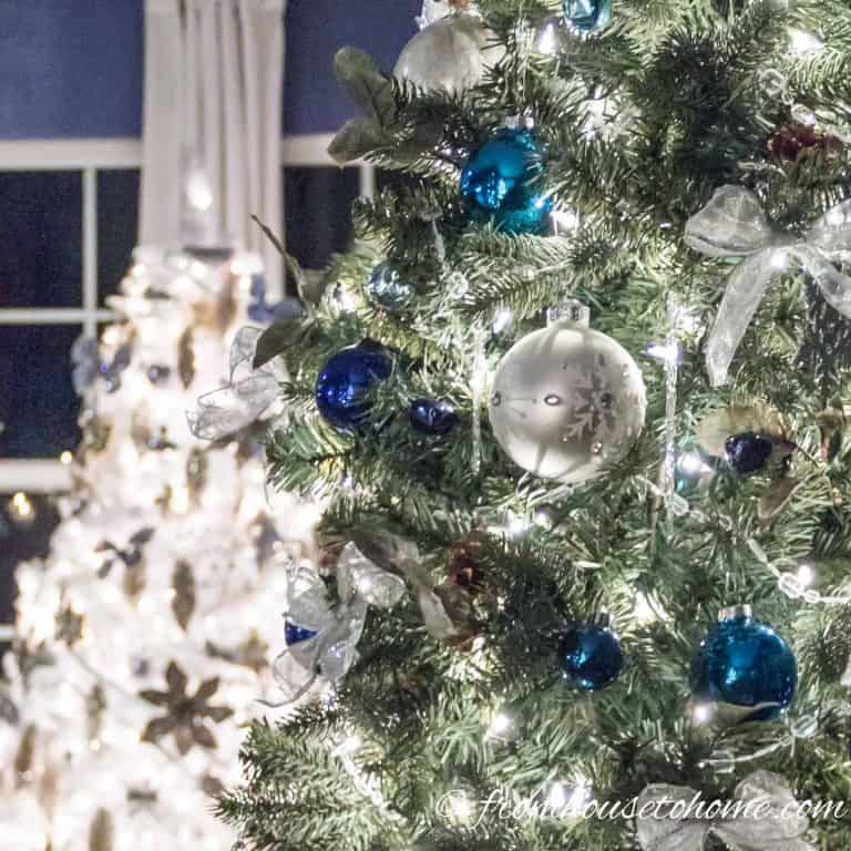 15 Elegant Color Themed Christmas Tree Ideas