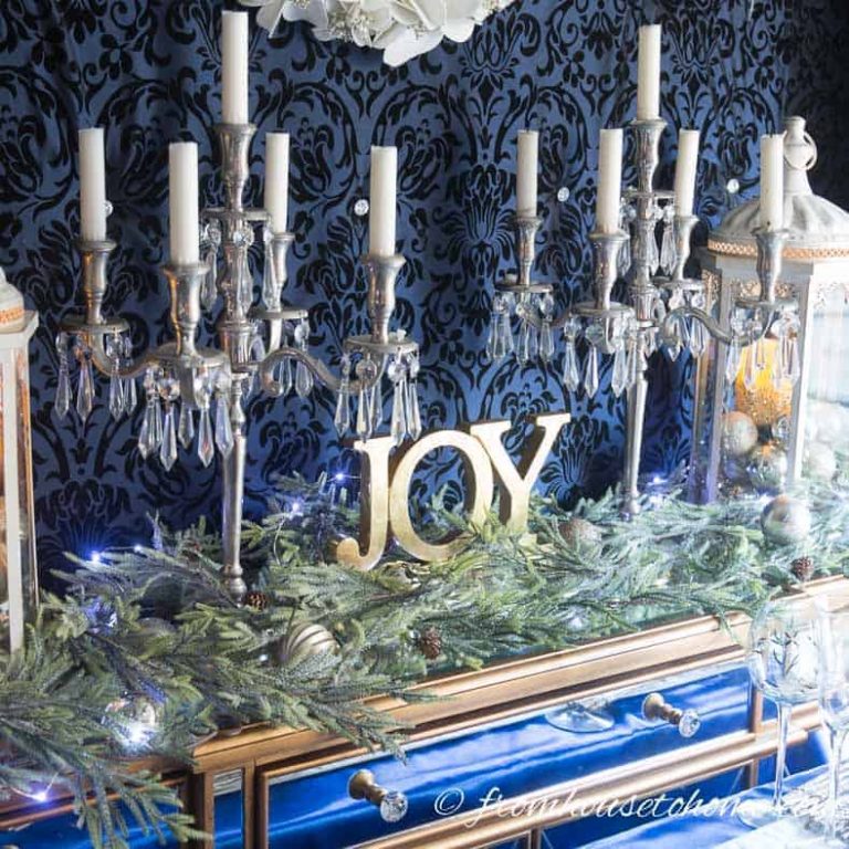 Beautiful Blue and White Christmas Home Decorating Ideas