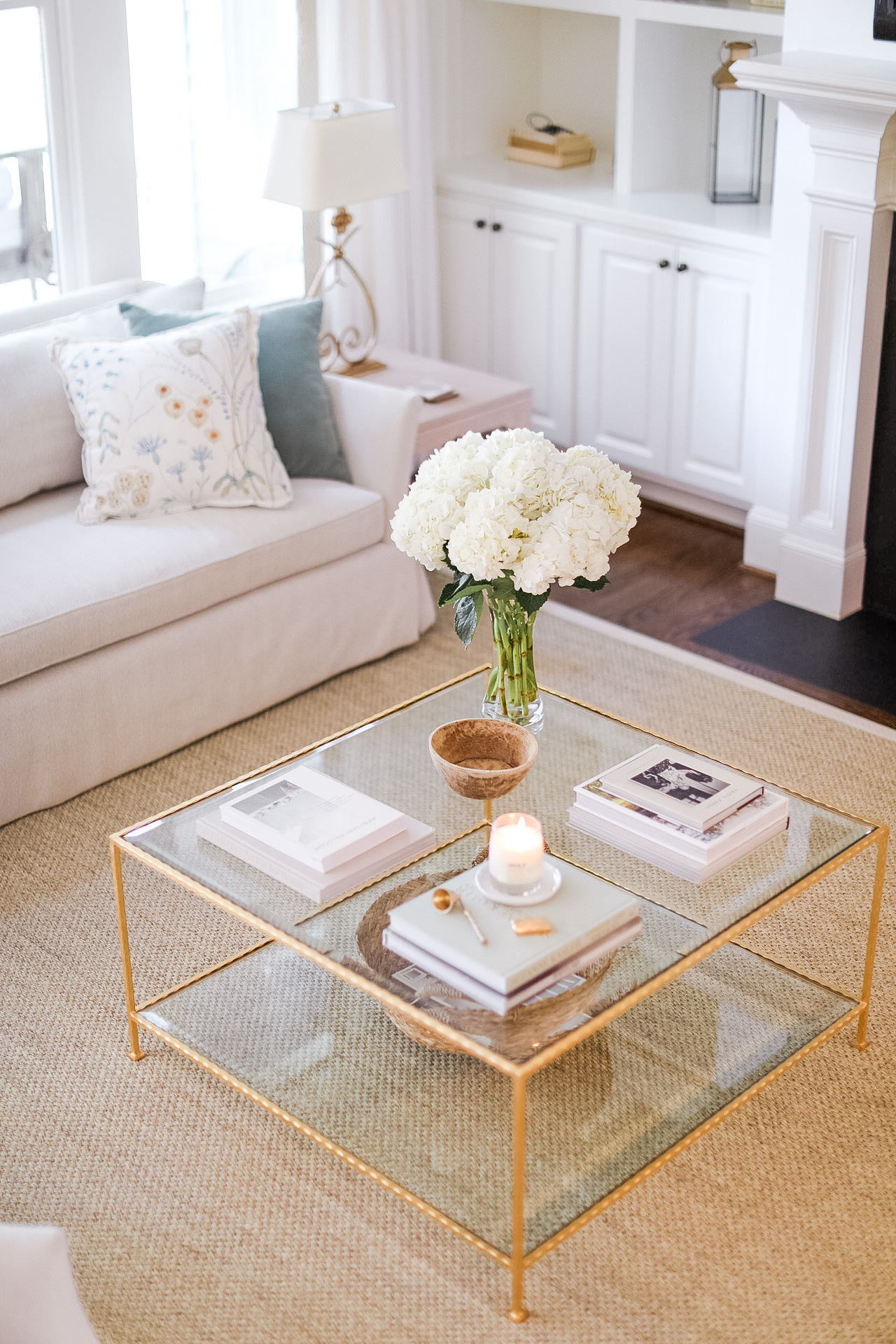 Different Styles To Adopt When Decorating Your Coffee Table