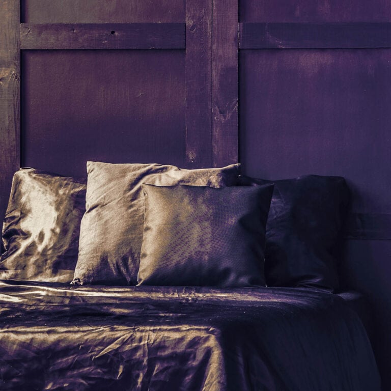 10 Purple Color Combinations That Look Good In A Bedroom