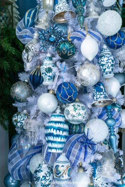 Blue And White Chinoiserie Christmas Decorating Ideas