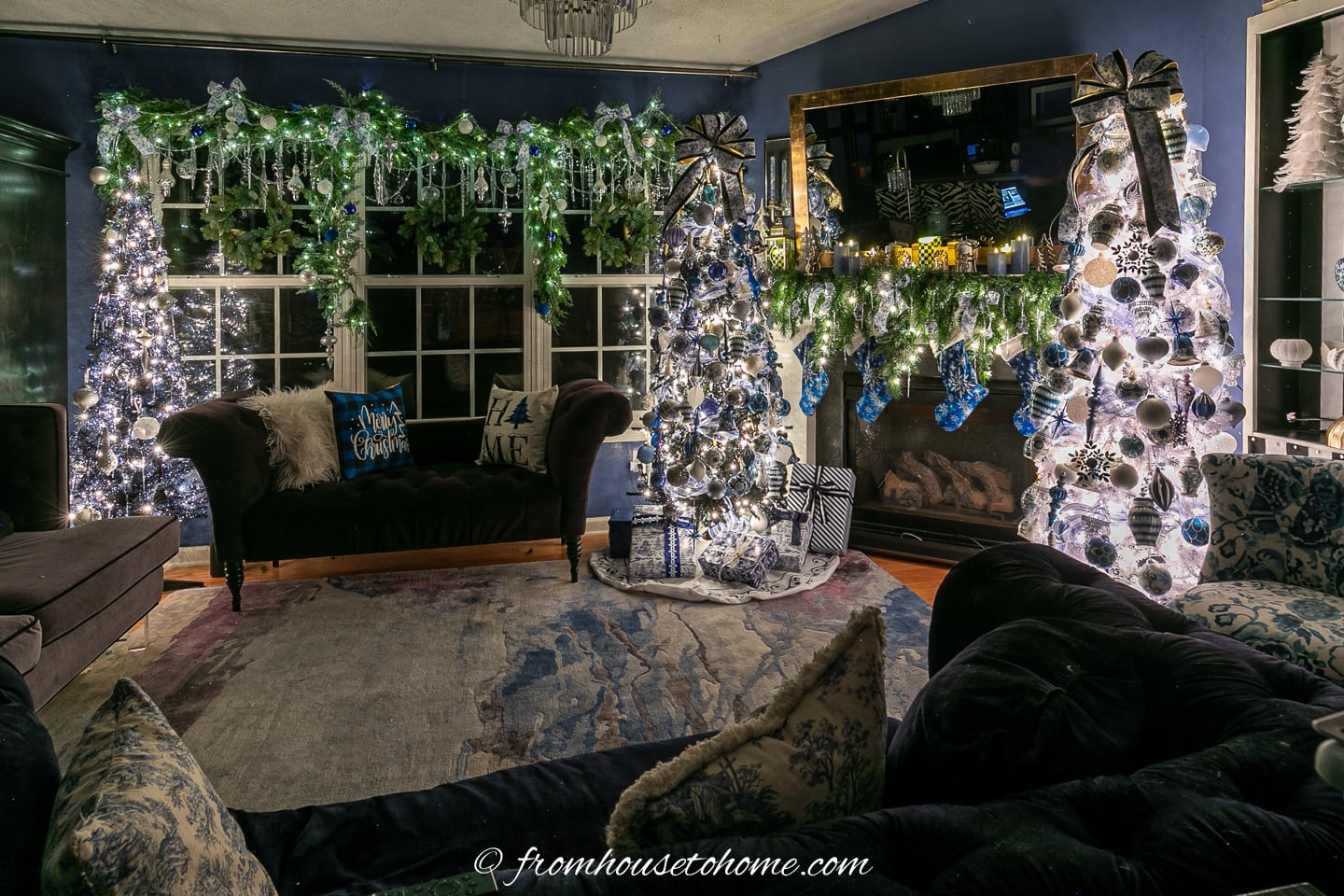 Living room decorated with blue and white Chinoiserie Christmas decorations