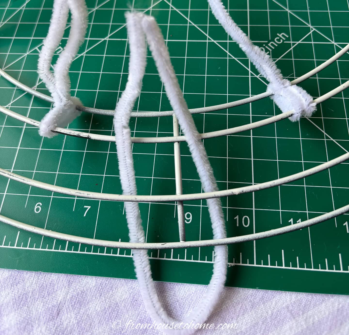 position of the outer row pipe cleaners on a wire wreath form