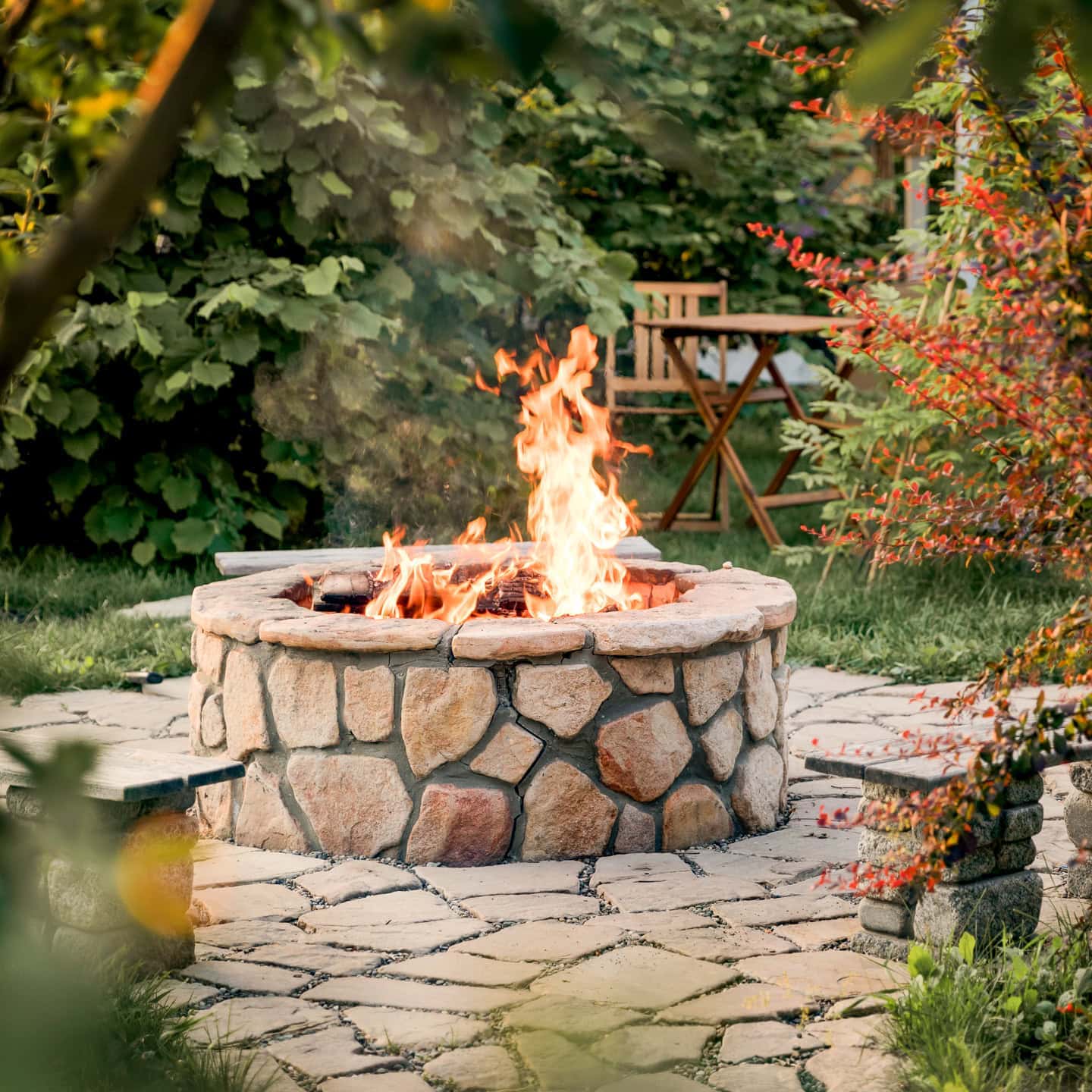 15 Cozy Backyard Fire Pit Ideas