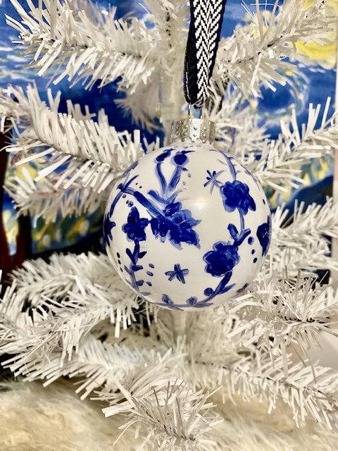 how to make beautiful painted chinoiserie christmas ornaments