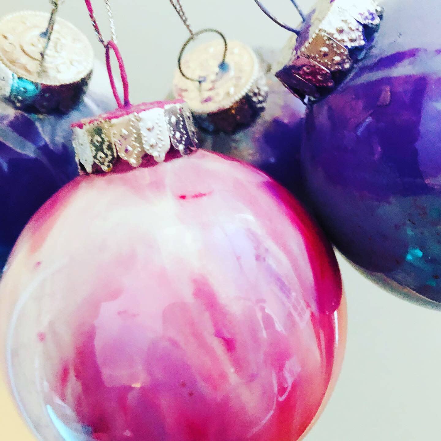 diy marbled ornaments with paint