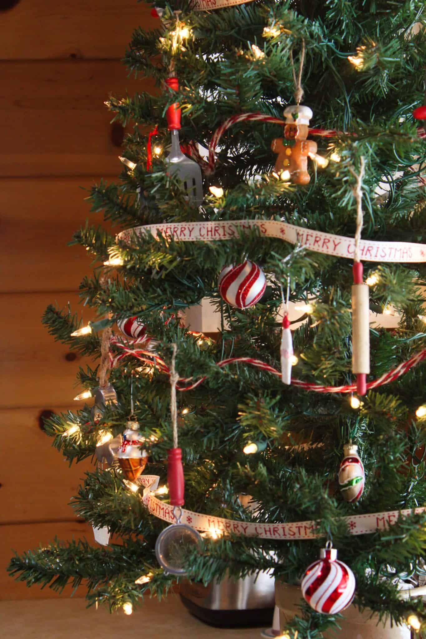 rustic farmhouse christmas tree for the kitchen