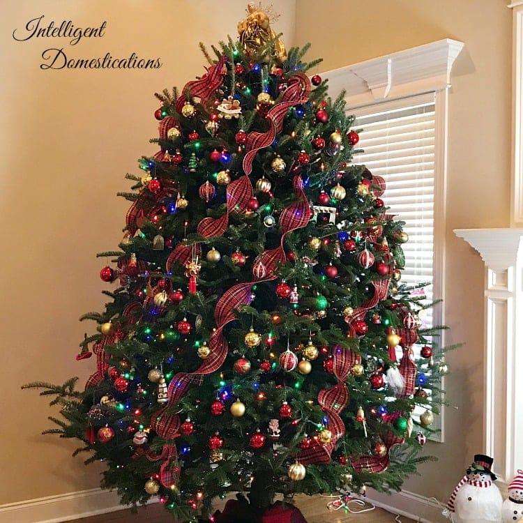 red plaid christmas tree
