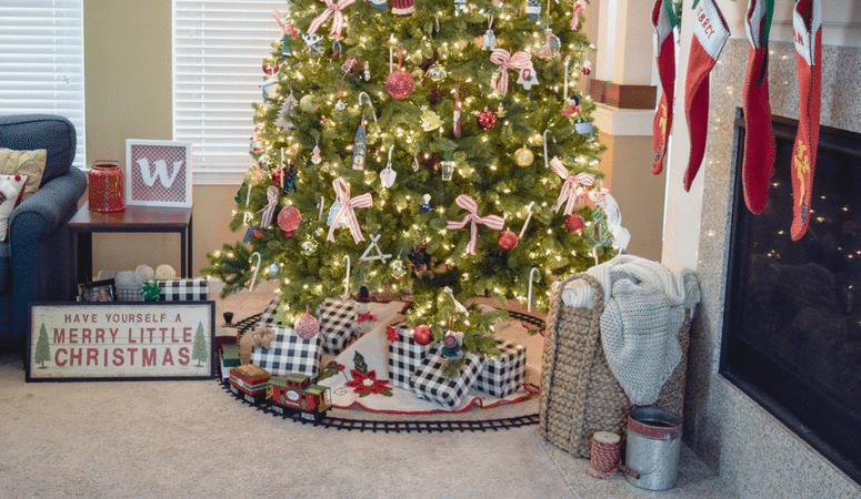 a simple rustic christmas tree