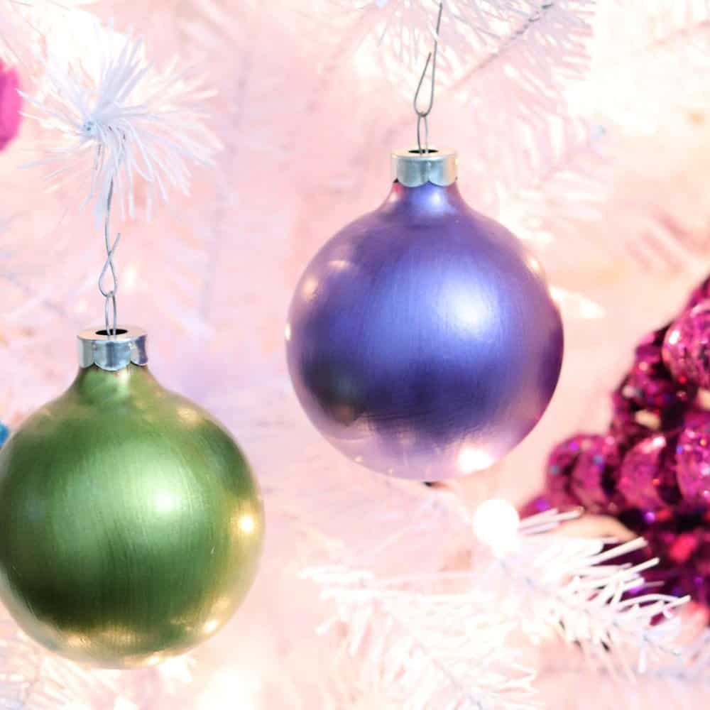 how to update old ornaments with paint