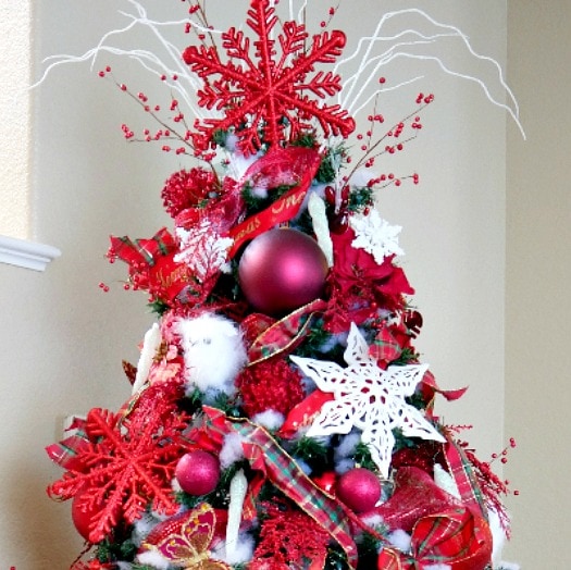 red and white snowflake christmas tree