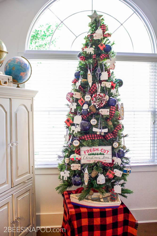 lake cottage christmas tree and thrifty tips