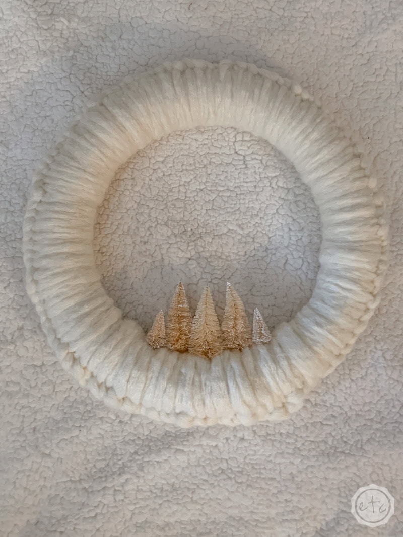 easy yarn wreath
