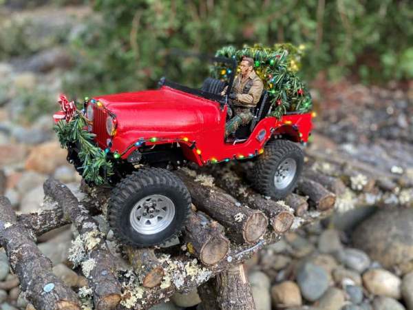 christmas jeep decor