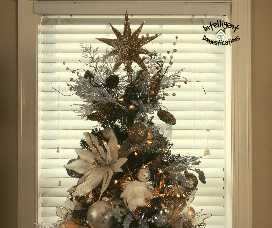 simple silver & gold christmas tree decorations