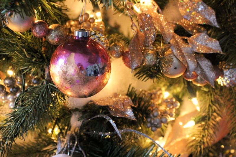 how to make pretty copper leaf christmas ornaments