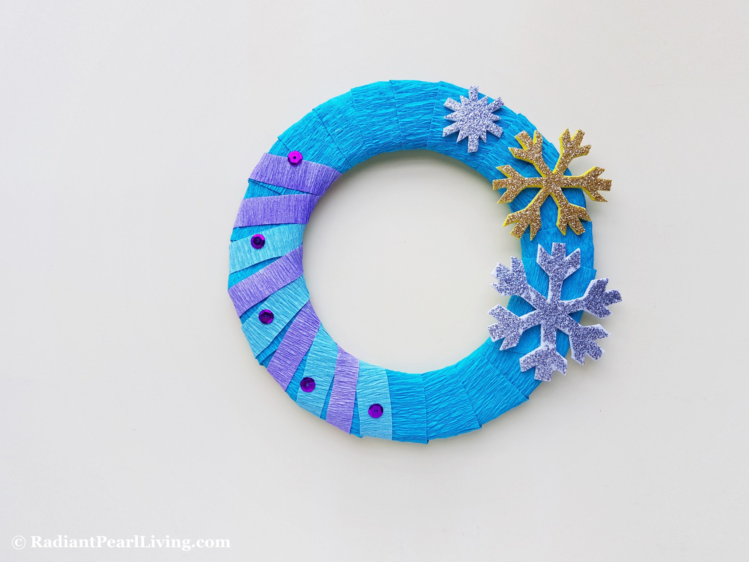 diy frozen wreath