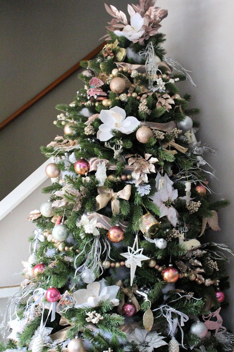 pink and gold christmas tree
