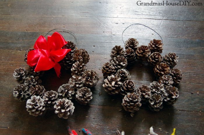 small diy pine cone wreath