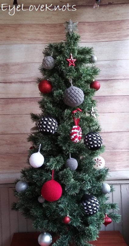 crochet filled christmas tree