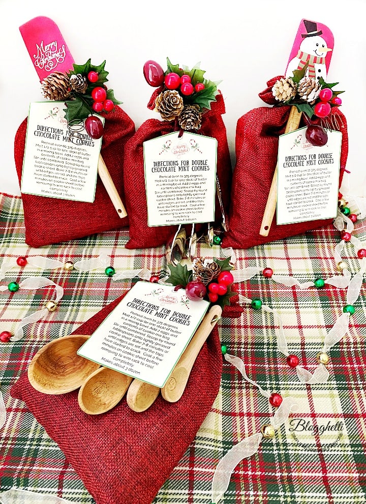 holiday cookie mix gift sack with printable gift tags