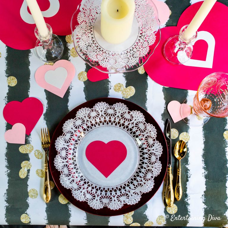 Easy Paper Heart Valentine Table Setting